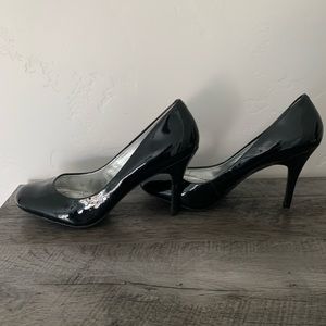 Black Pumps. Jessica Simpson